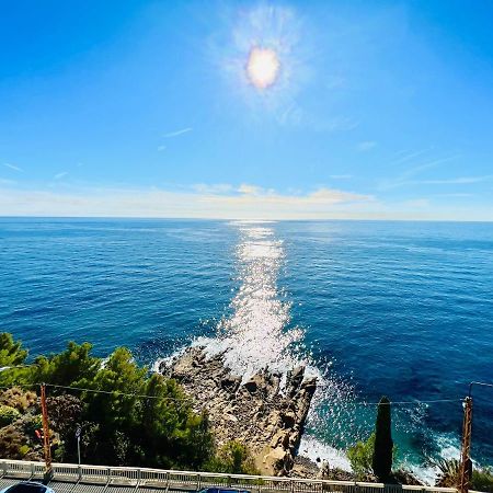 Suite Sunset 22 - Fronte Mare サンレモ エクステリア 写真