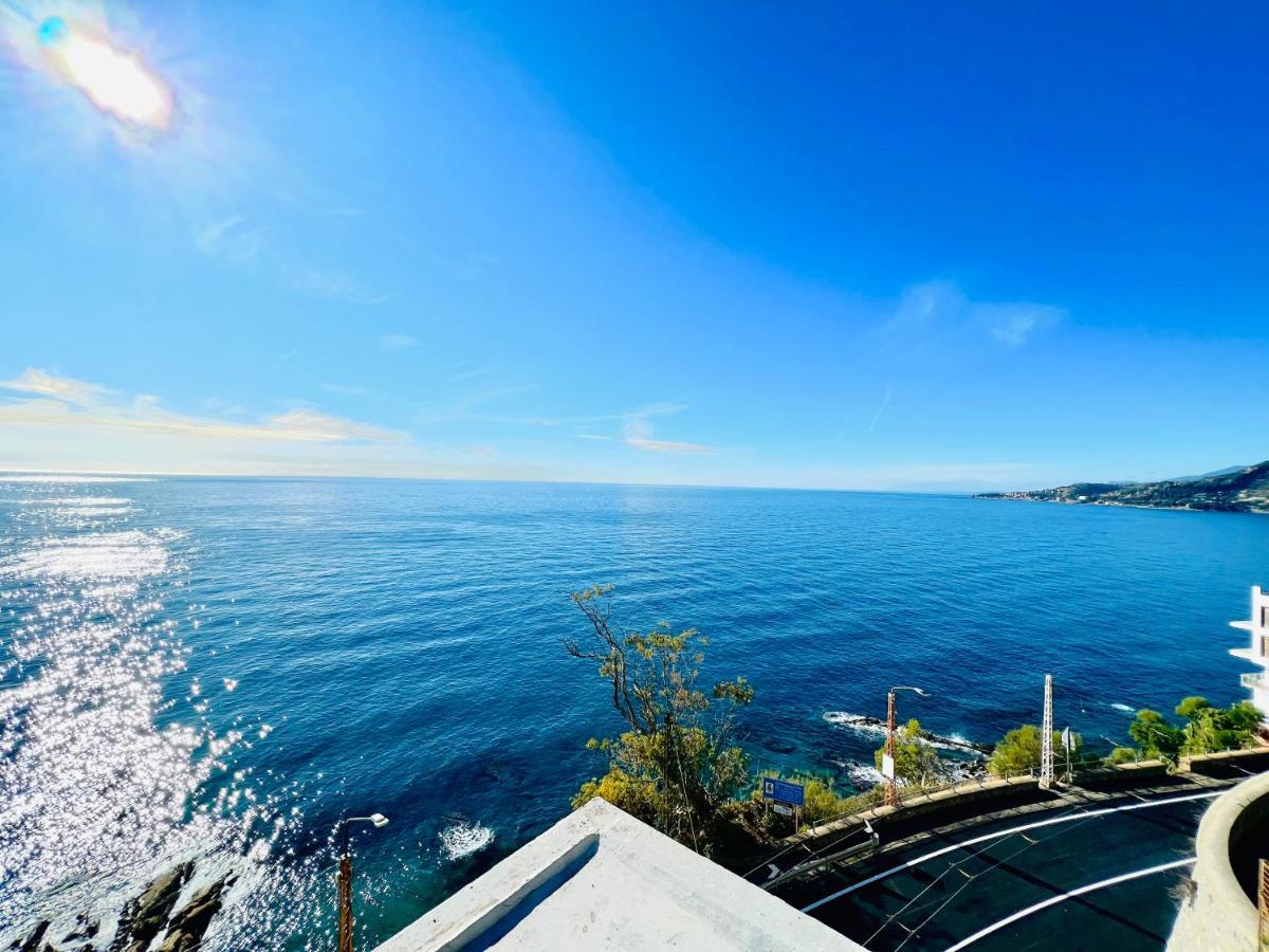 Suite Sunset 22 - Fronte Mare サンレモ エクステリア 写真