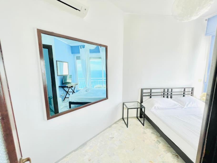 Suite Sunset 22 - Fronte Mare サンレモ エクステリア 写真