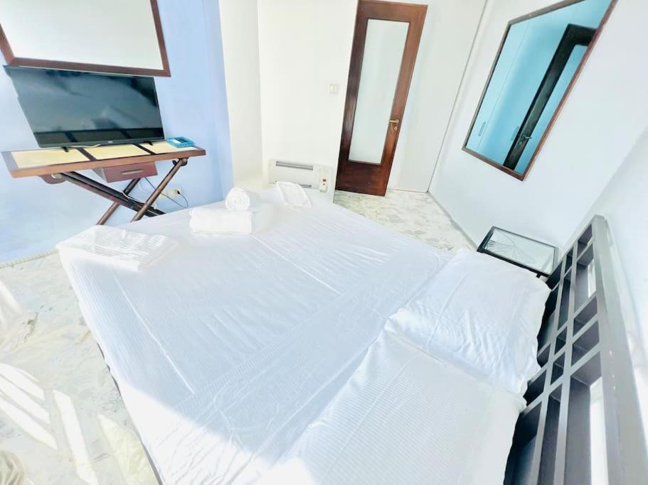 Suite Sunset 22 - Fronte Mare サンレモ エクステリア 写真
