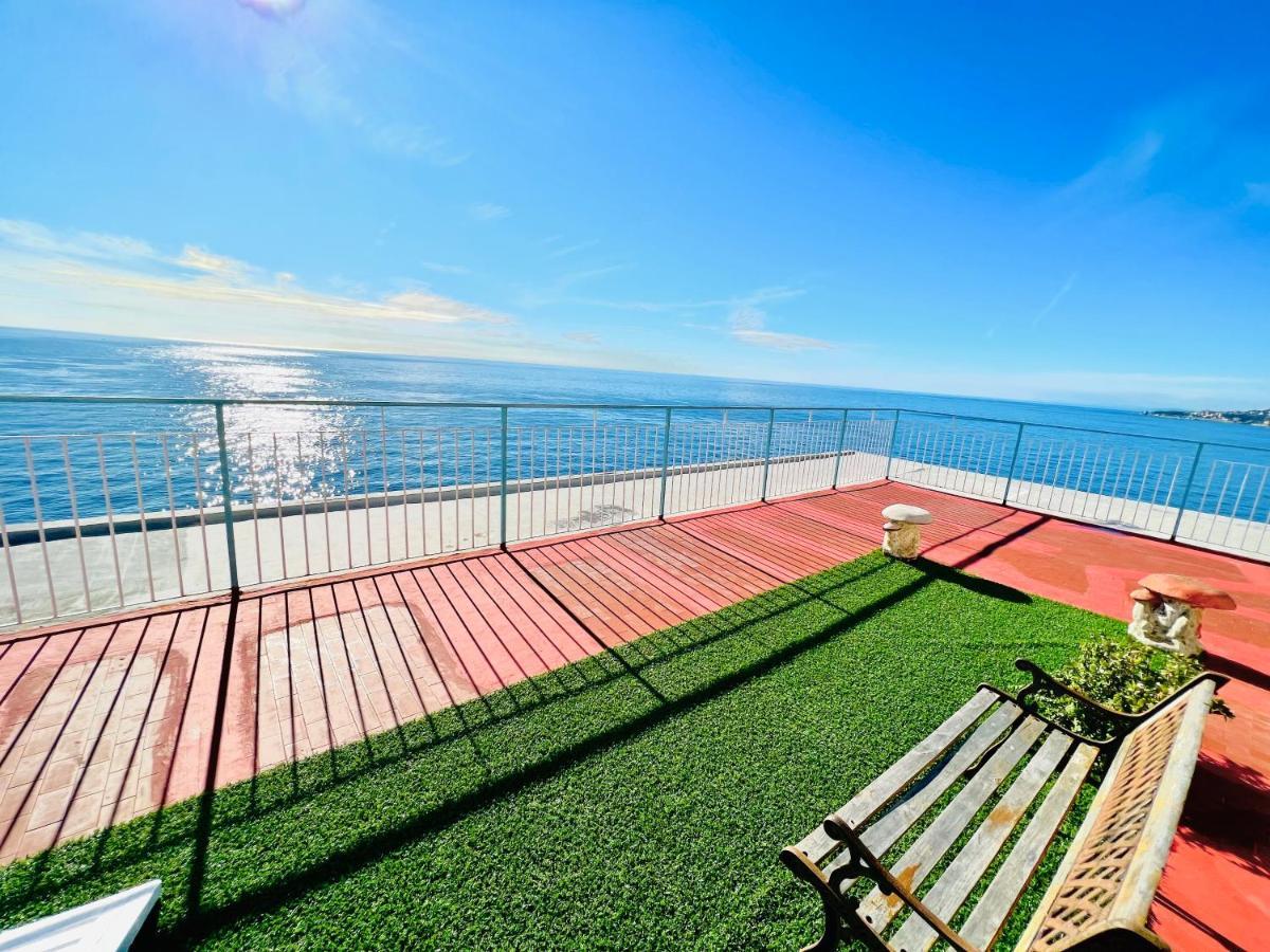 Suite Sunset 22 - Fronte Mare サンレモ エクステリア 写真